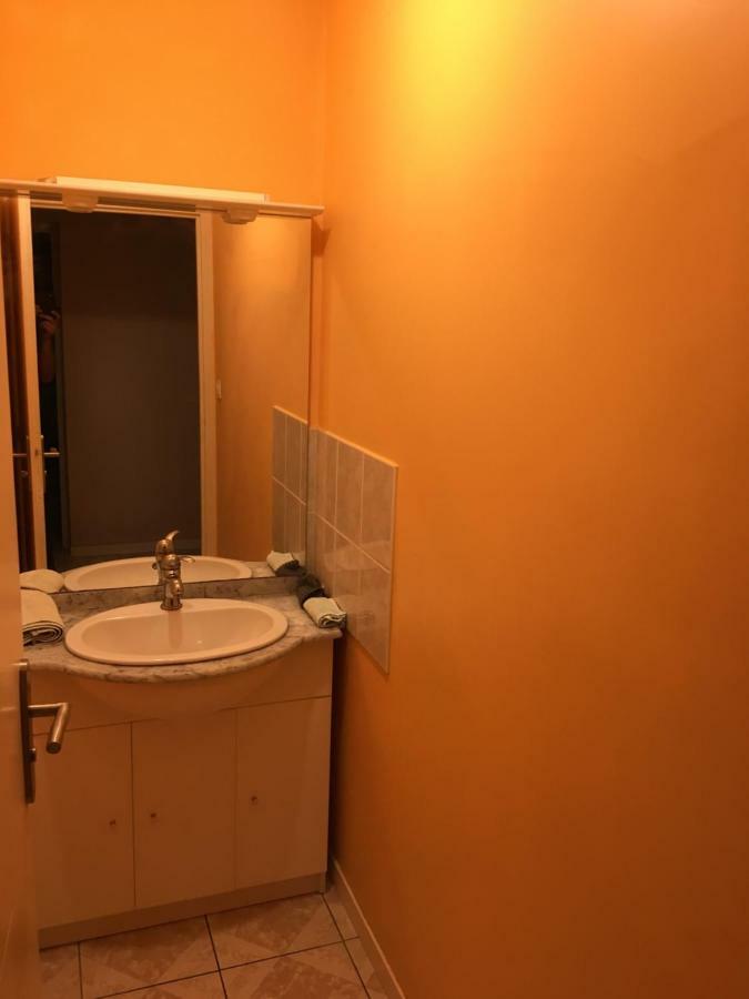 Plein Pied Rez-de-chaussee+1 Avec Dependance Villa *